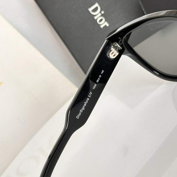 Picture of Dior Sunglasses _SKUfw79398983fw